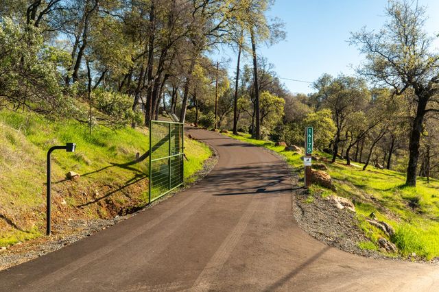 16175 Mackinaw Way, Grass Valley, CA 95949