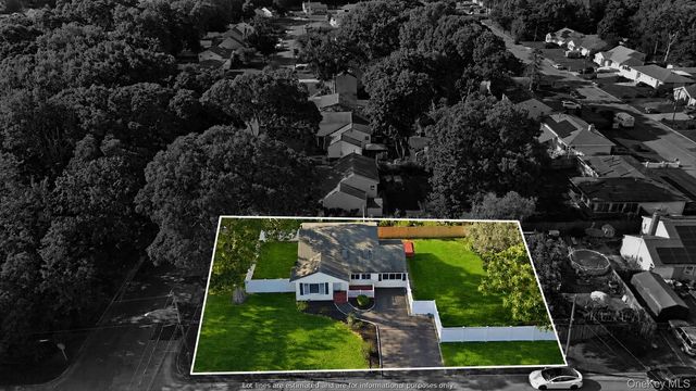 29 Henry Avenue, Selden, NY 11784