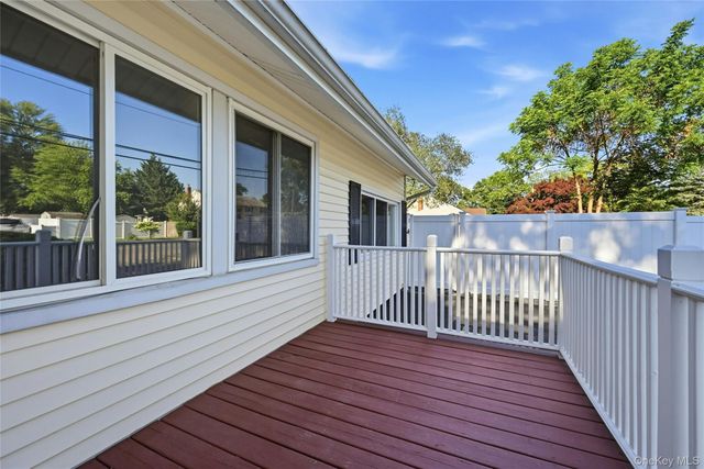 29 Henry Avenue, Selden, NY 11784