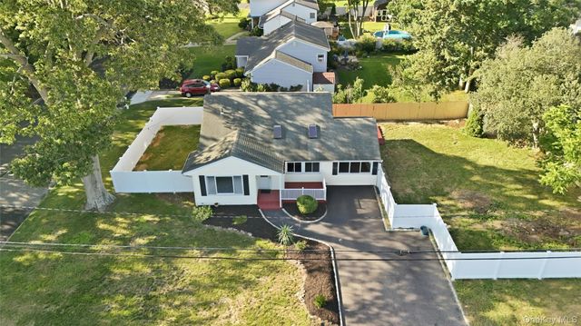 29 Henry Avenue, Selden, NY 11784
