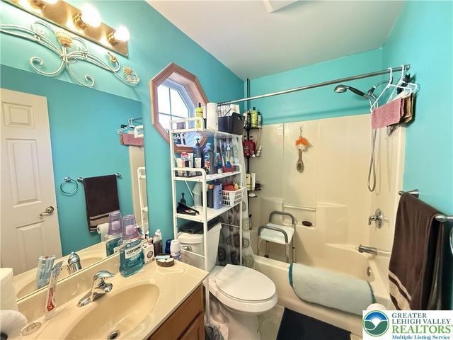 48 Blackfoot Trail, Penn Forest Twp, PA 18210