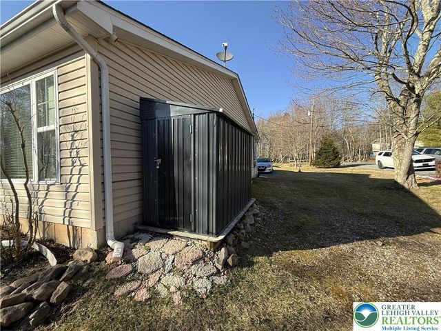 48 Blackfoot Trail, Penn Forest Twp, PA 18210