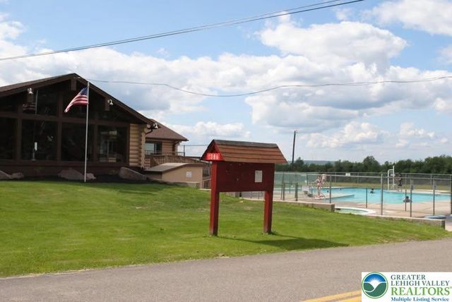 48 Blackfoot Trail, Penn Forest Twp, PA 18210