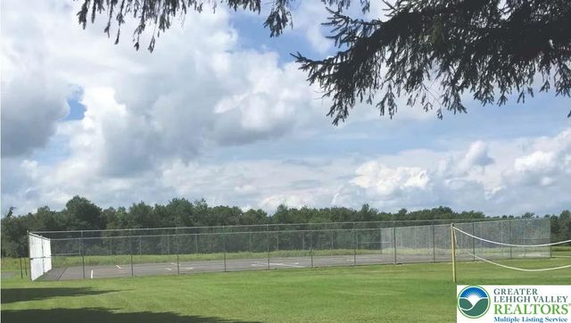 48 Blackfoot Trail, Penn Forest Twp, PA 18210