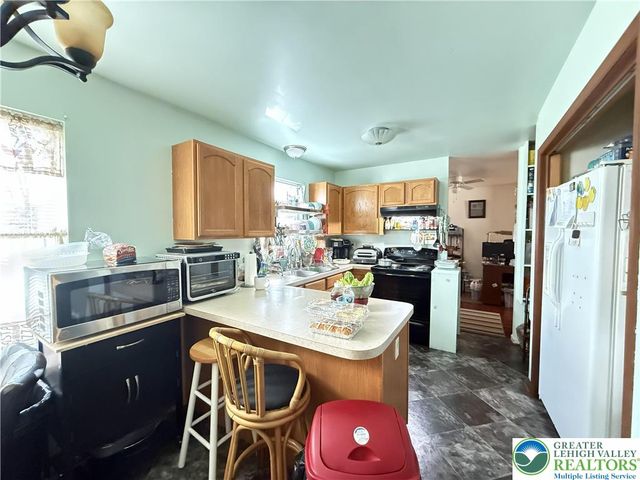 48 Blackfoot Trail, Penn Forest Twp, PA 18210