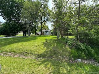 6161 River Road, Flushing, MI 48433
