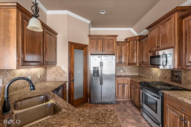 9672 Heron Springs Drive, Shreveport, LA 71106