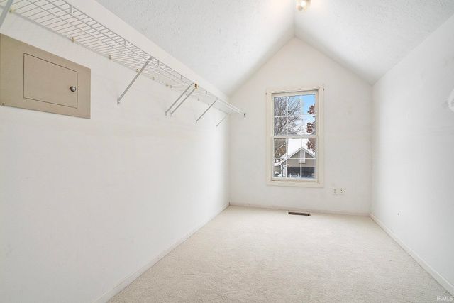 3815 Saint Andrews Place, Elkhart, IN 46517