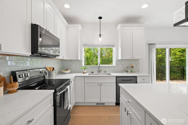 10615 33rd Avenue Ct NW, Gig Harbor, WA 98332