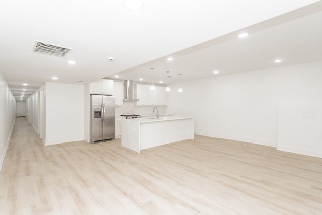 3638 S King Drive Garden, Chicago, IL 60653