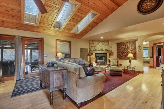 25873 Big Pine Road, Rockbridge, OH 43149