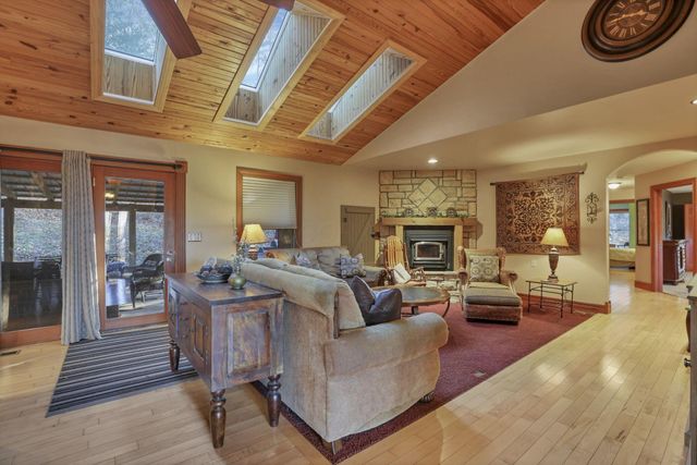 25873 Big Pine Road, Rockbridge, OH 43149