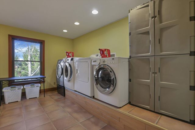 25873 Big Pine Road, Rockbridge, OH 43149