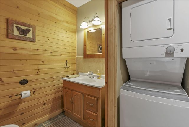 25873 Big Pine Road, Rockbridge, OH 43149