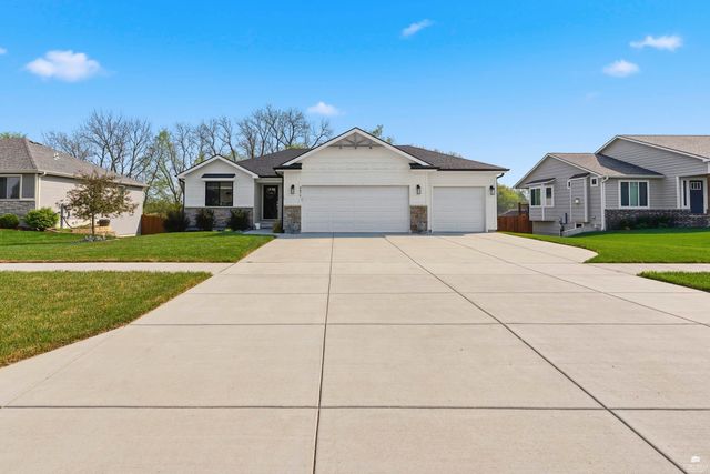9674 Heather Lane, Manhattan, KS 66502