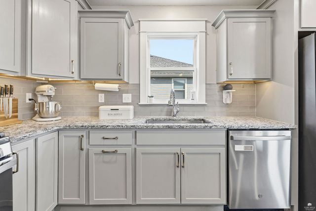 9674 Heather Lane, Manhattan, KS 66502