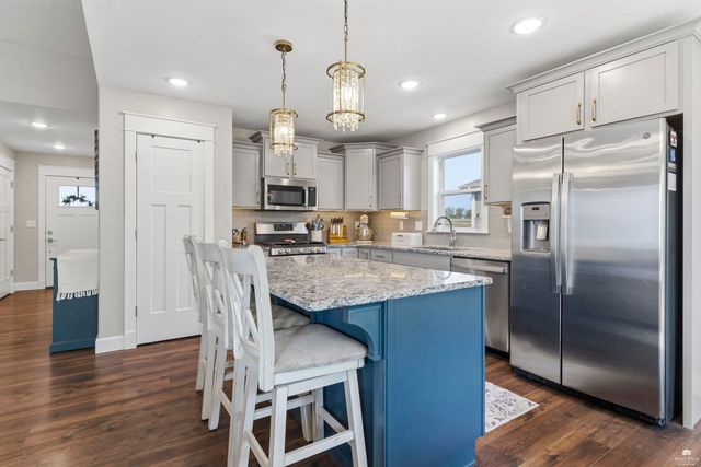 9674 Heather Lane, Manhattan, KS 66502