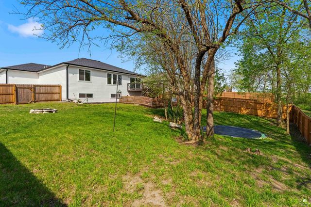9674 Heather Lane, Manhattan, KS 66502