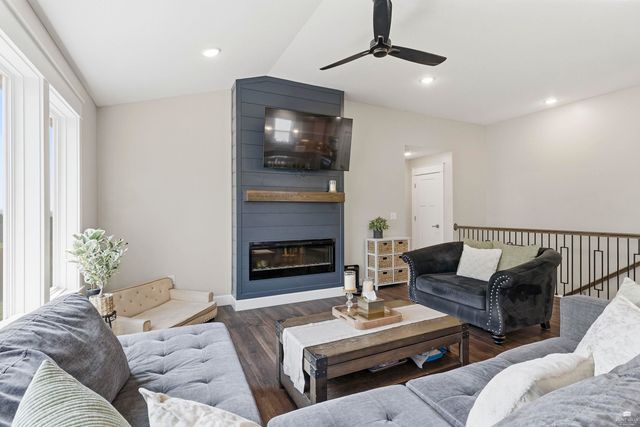 9674 Heather Lane, Manhattan, KS 66502