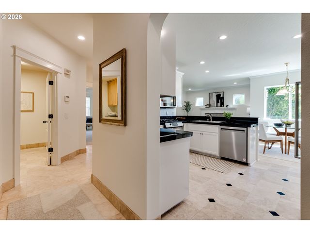 3473 RIVERPLACE Dr, Eugene, OR 97401