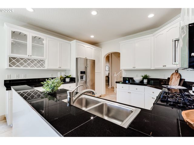 3473 RIVERPLACE Dr, Eugene, OR 97401