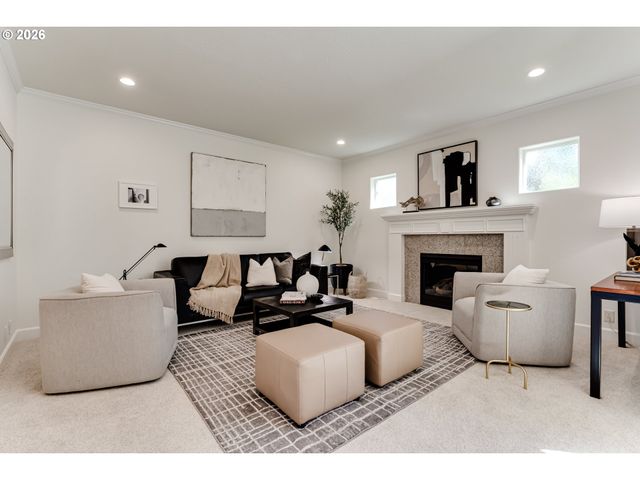 3473 RIVERPLACE Dr, Eugene, OR 97401