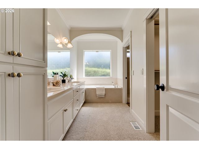 3473 RIVERPLACE Dr, Eugene, OR 97401