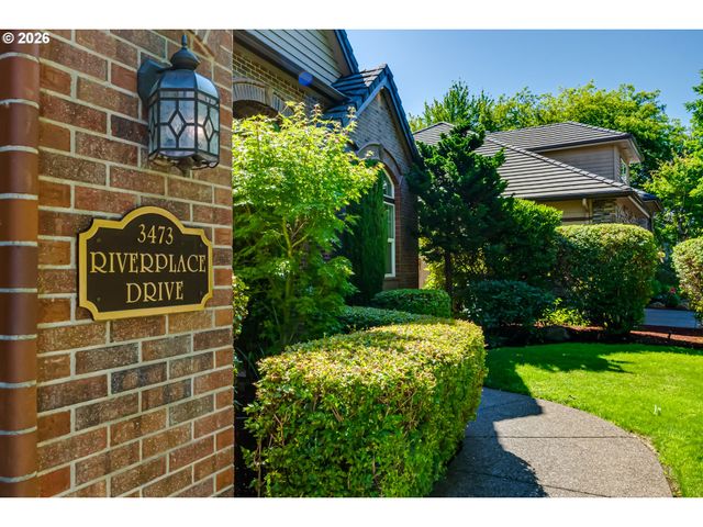 3473 RIVERPLACE Dr, Eugene, OR 97401