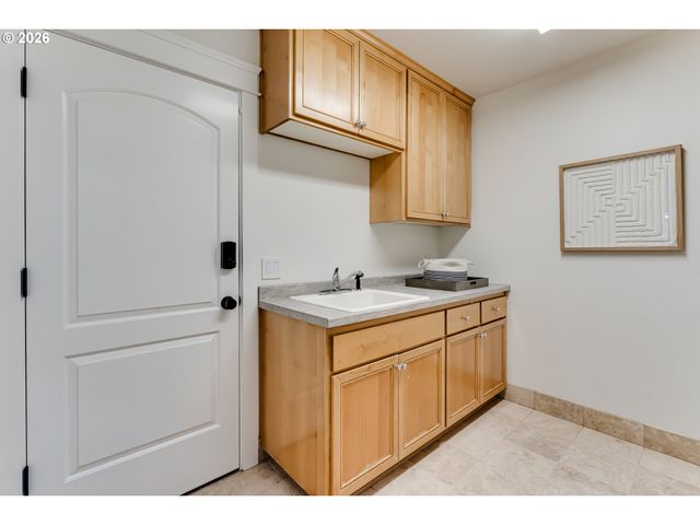 3473 RIVERPLACE Dr, Eugene, OR 97401