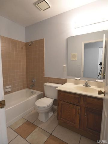 12303 White Cap Lane, Florissant, MO 63033