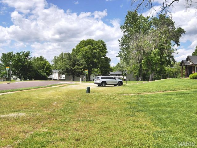 12303 White Cap Lane, Florissant, MO 63033