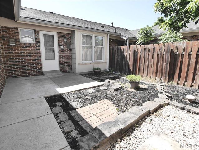 12303 White Cap Lane, Florissant, MO 63033