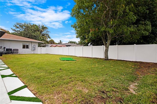 14840 NE 8th Ave, Miami, FL 33161