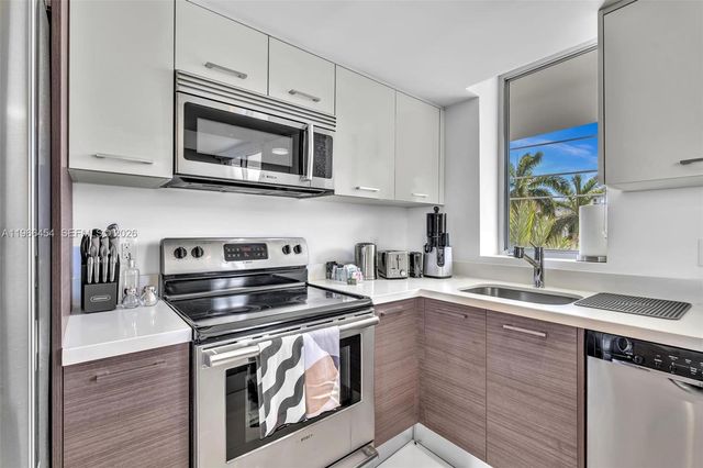 9901 E Bay Harbor Drive 403, Bay Harbor Islands, FL 33154