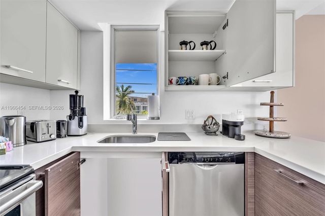 9901 E Bay Harbor Drive 403, Bay Harbor Islands, FL 33154