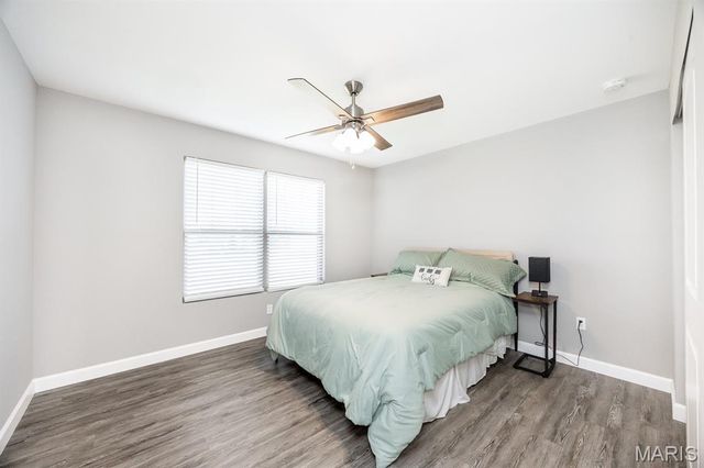 233 Emerald Way, Granite City, IL 62040