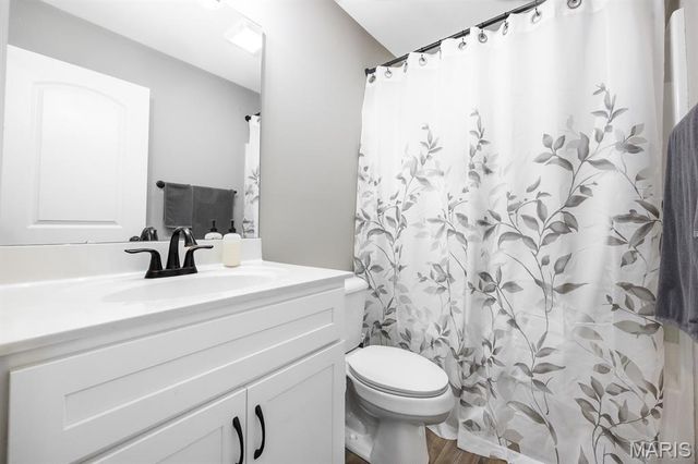 233 Emerald Way, Granite City, IL 62040