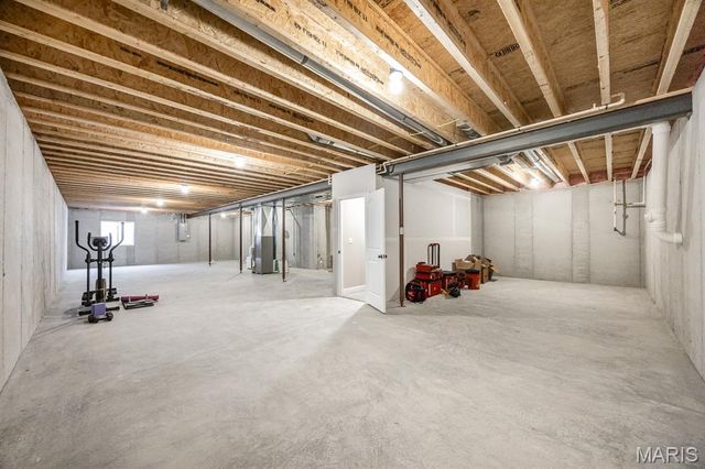 233 Emerald Way, Granite City, IL 62040