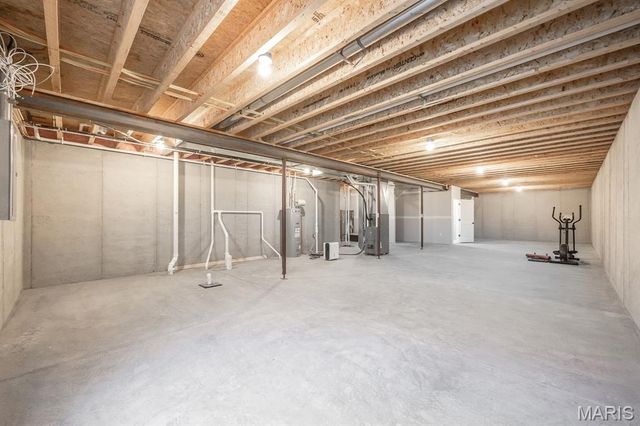 233 Emerald Way, Granite City, IL 62040