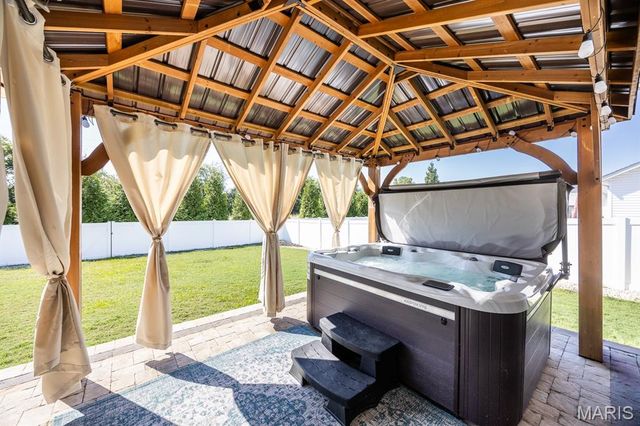 233 Emerald Way, Granite City, IL 62040