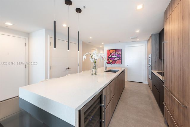 3801 Collins Ave 1502, Miami Beach, FL 33140