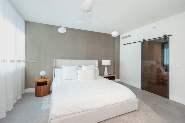3801 Collins Ave 1502, Miami Beach, FL 33140