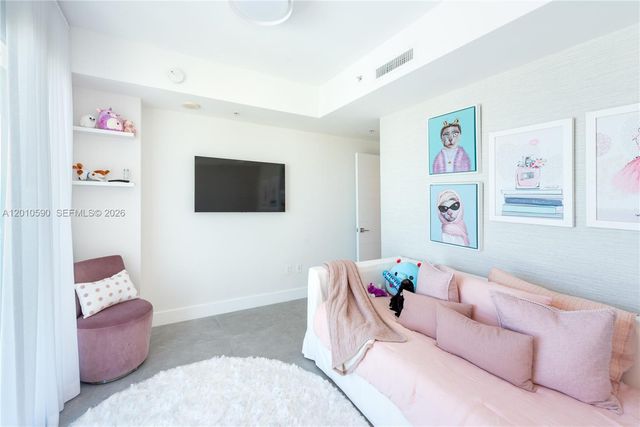 3801 Collins Ave 1502, Miami Beach, FL 33140