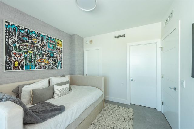 3801 Collins Ave 1502, Miami Beach, FL 33140