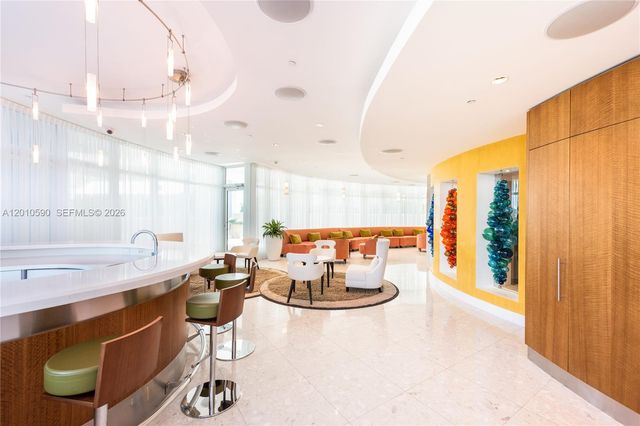 3801 Collins Ave 1502, Miami Beach, FL 33140