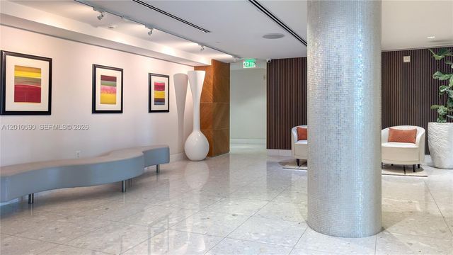 3801 Collins Ave 1502, Miami Beach, FL 33140