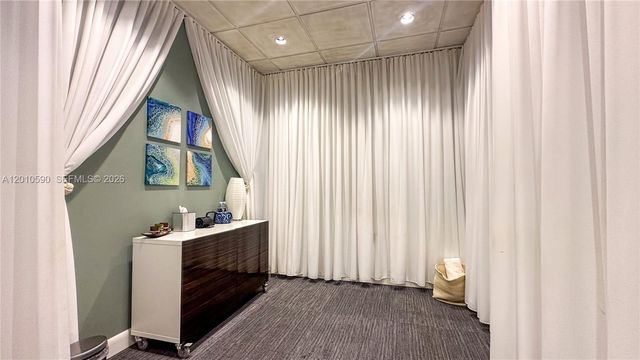 3801 Collins Ave 1502, Miami Beach, FL 33140