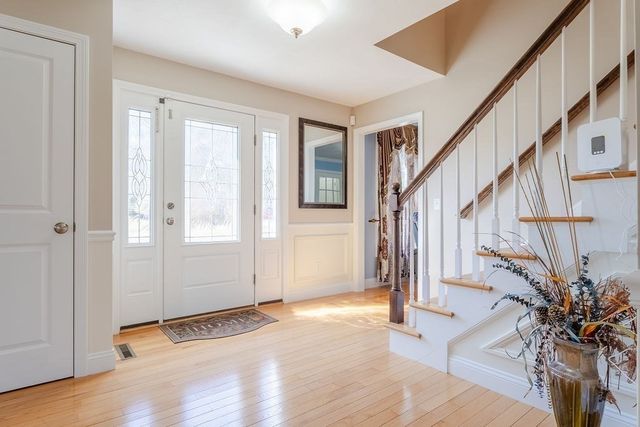 14 Longbrook Dr, Cumberland, RI 02864