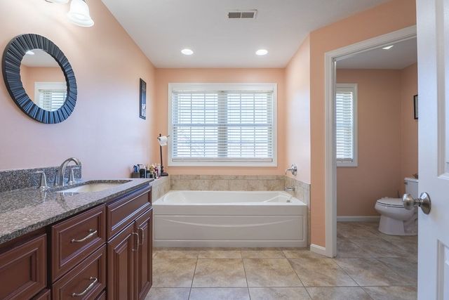 14 Longbrook Dr, Cumberland, RI 02864