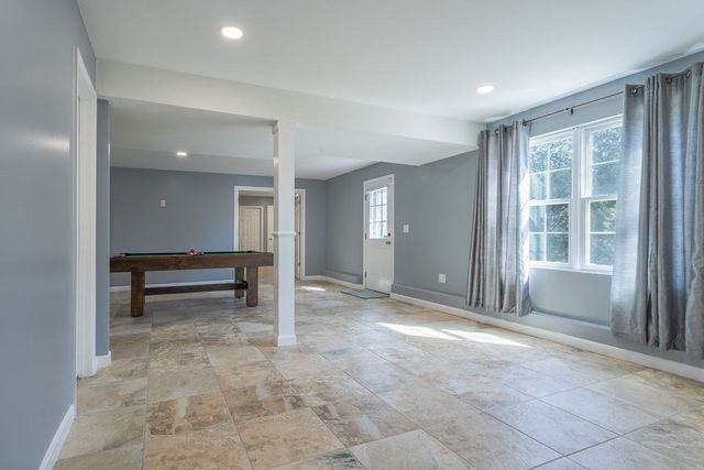 14 Longbrook Dr, Cumberland, RI 02864